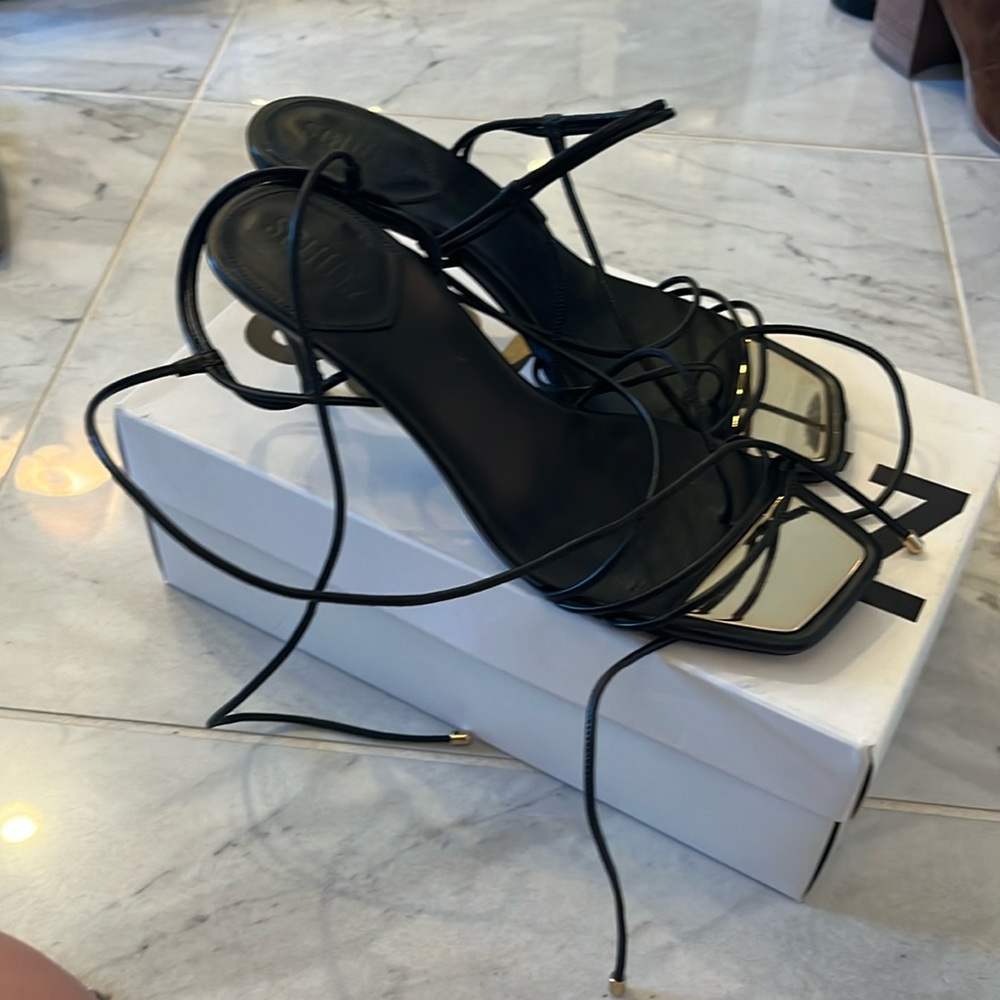 SCHUTZ LACE UP